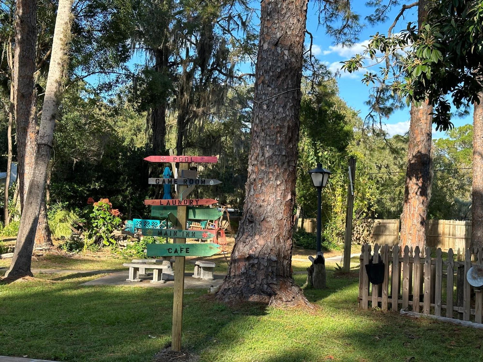 Nature Coast Inn & Cottages Inglis Exteriér fotografie